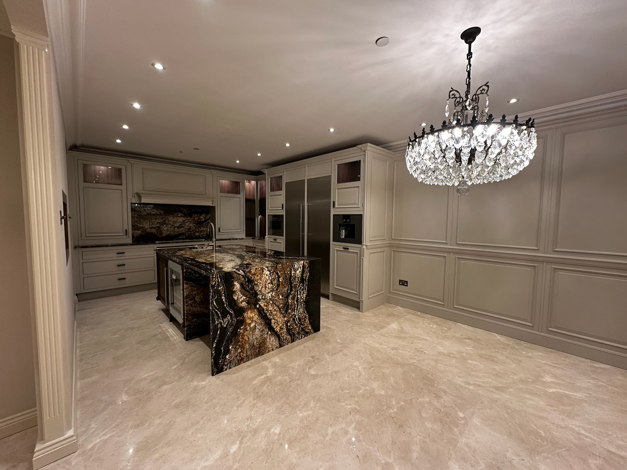 image of production machinery (for a manufacturing plant)