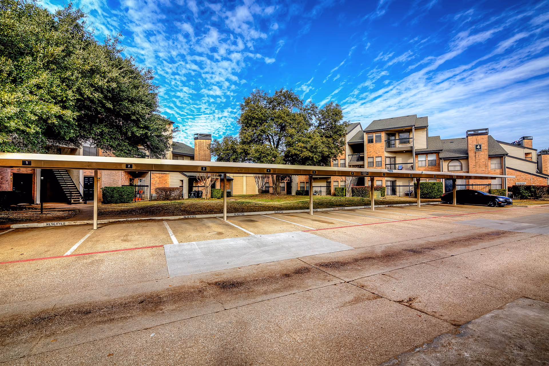 Parking lot/Exterior building