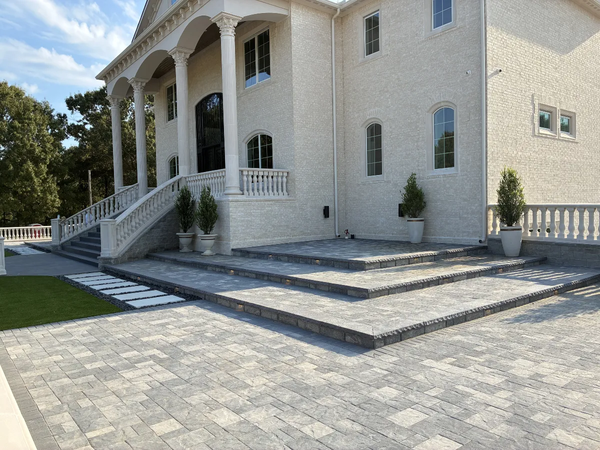 Finished custom patio and retaining wall project in Tyler, TX