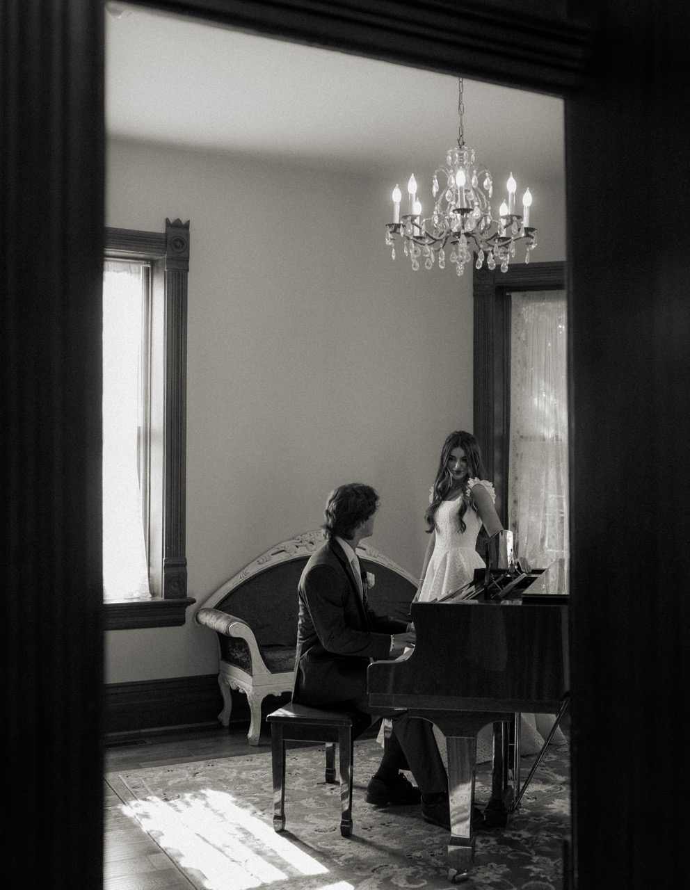 Black and white wedding photo | Wood Films Utah Photography & Videography