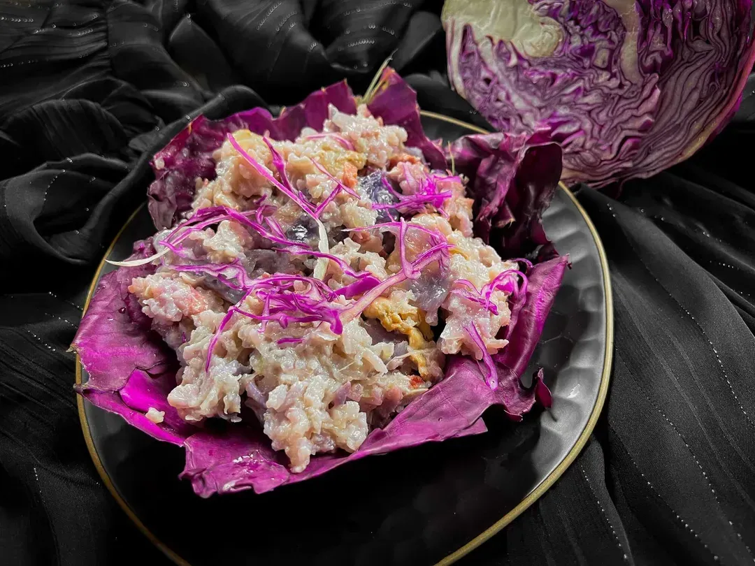 In our hands is a beautiful plate holding the One Pot Ultra Violet. It's stunning!