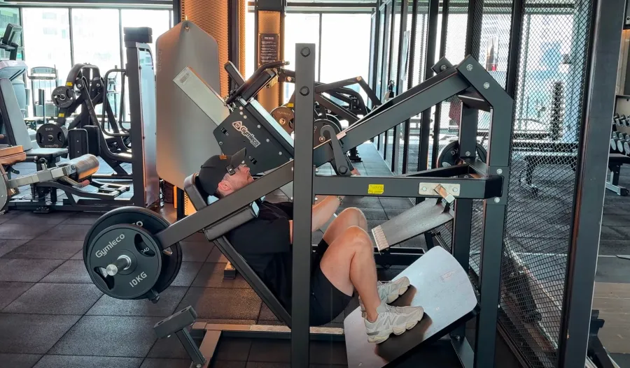 Pendulum squat Gymleco.