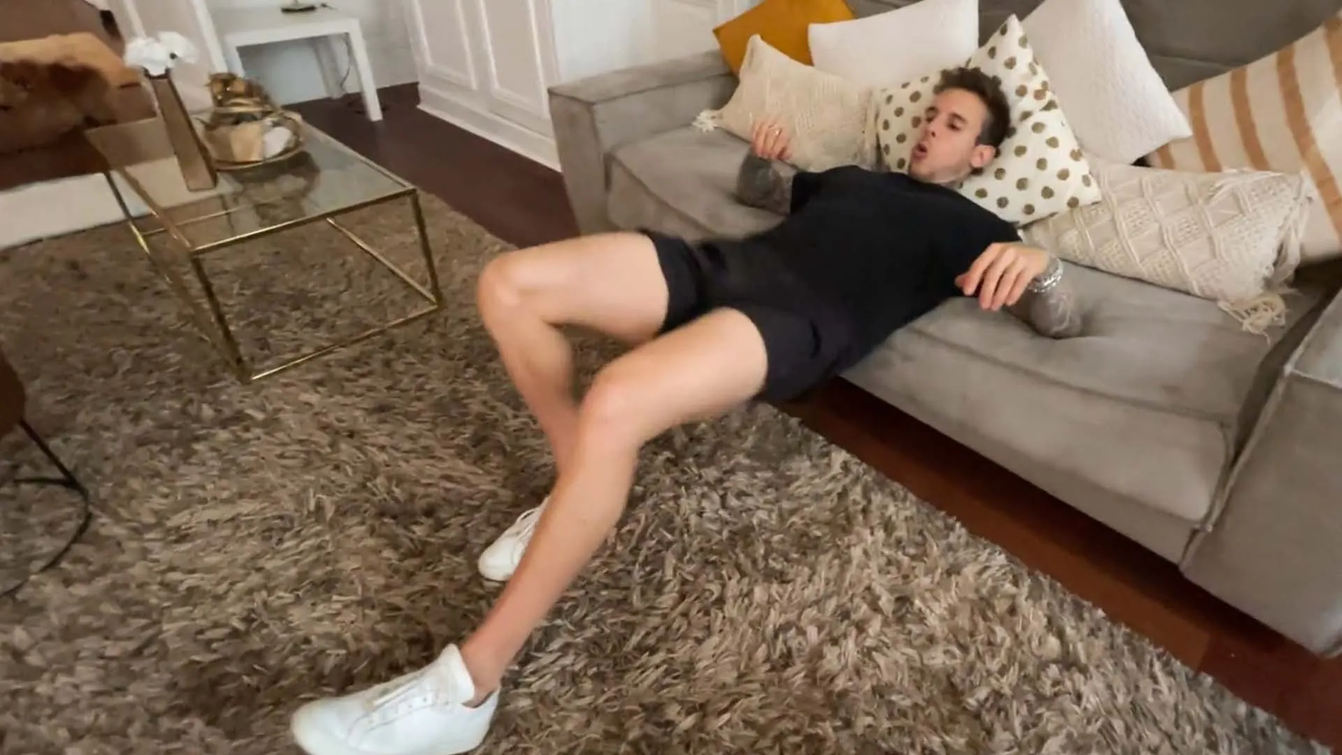 Hip thrust b-stance.