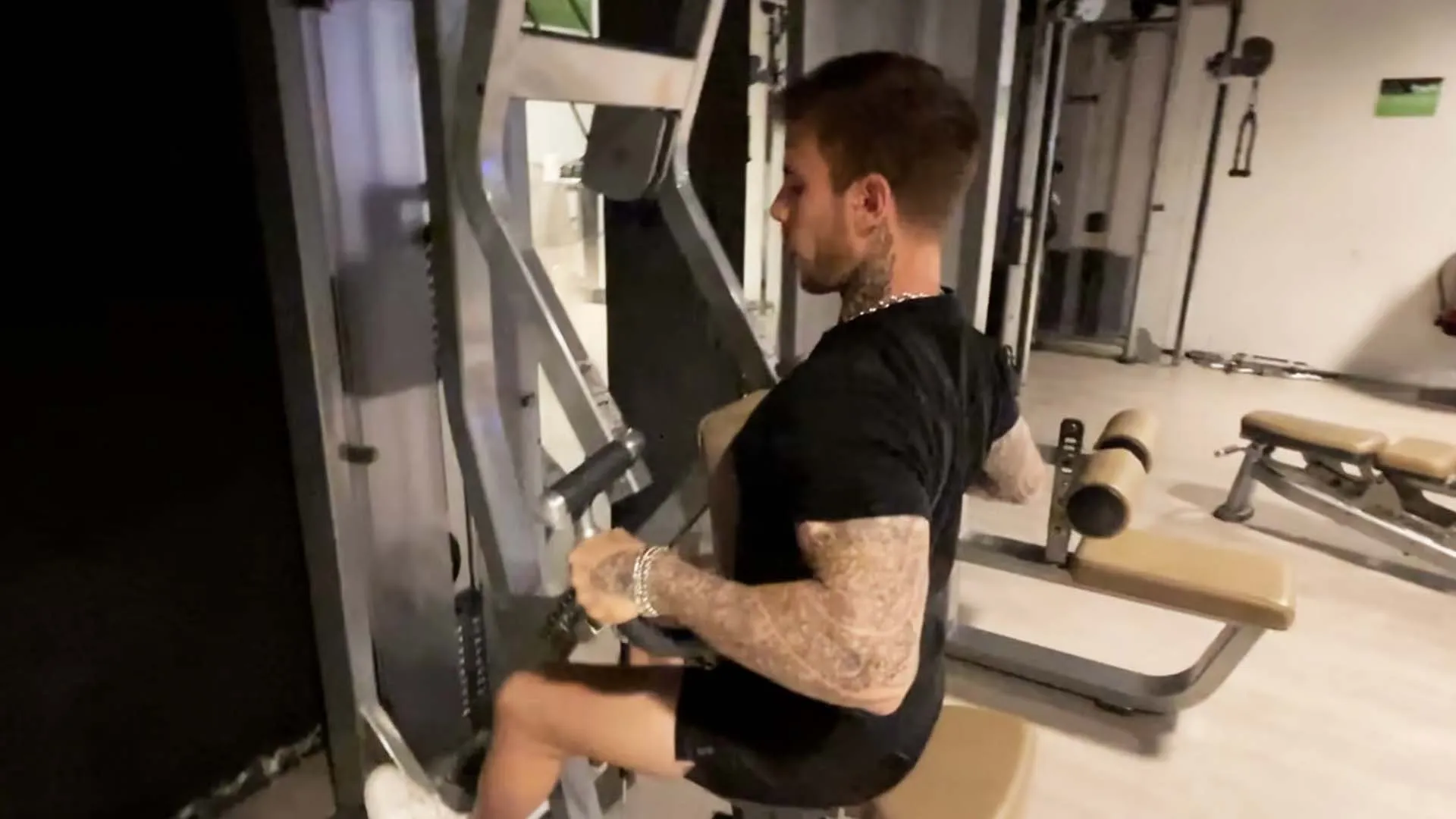 Rowing à la machine Hammer Strength.