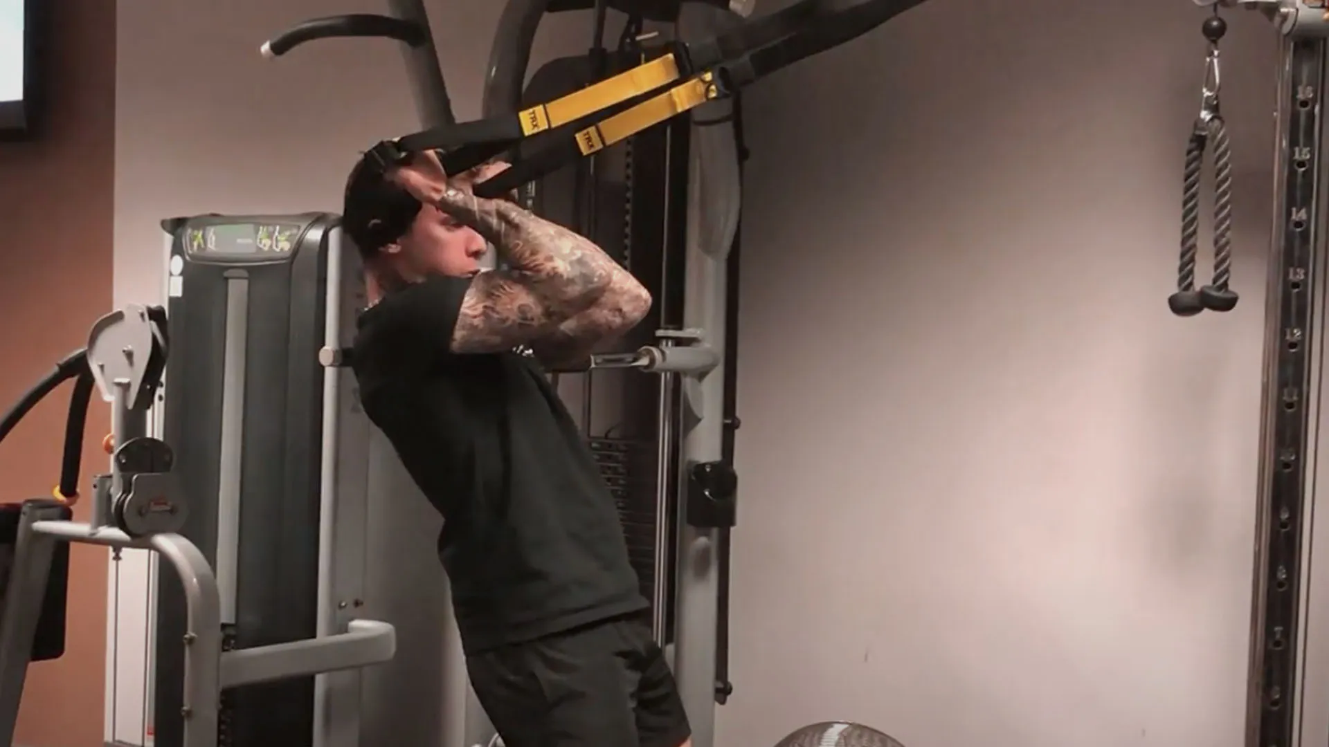 Curl biceps avec TRX.