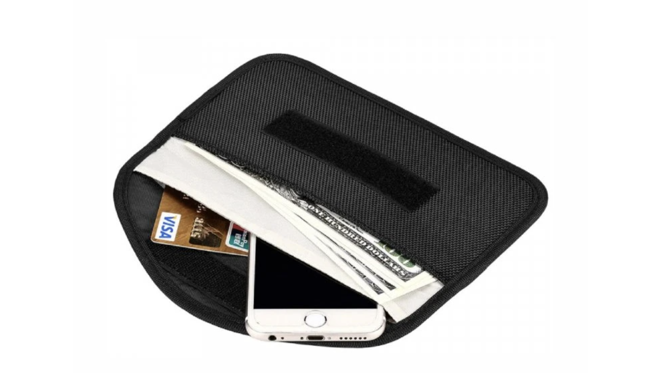ochranne pouzdro na telefon / protective case for phone