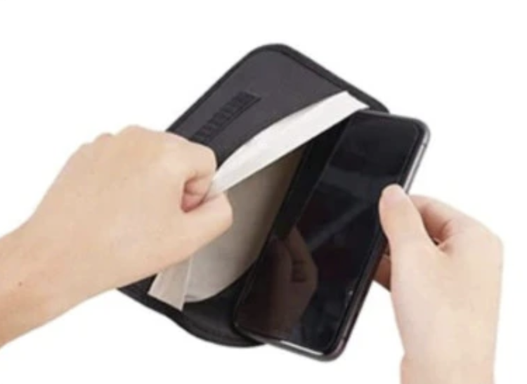 ochranne pouzdro na telefon / protective case for phone