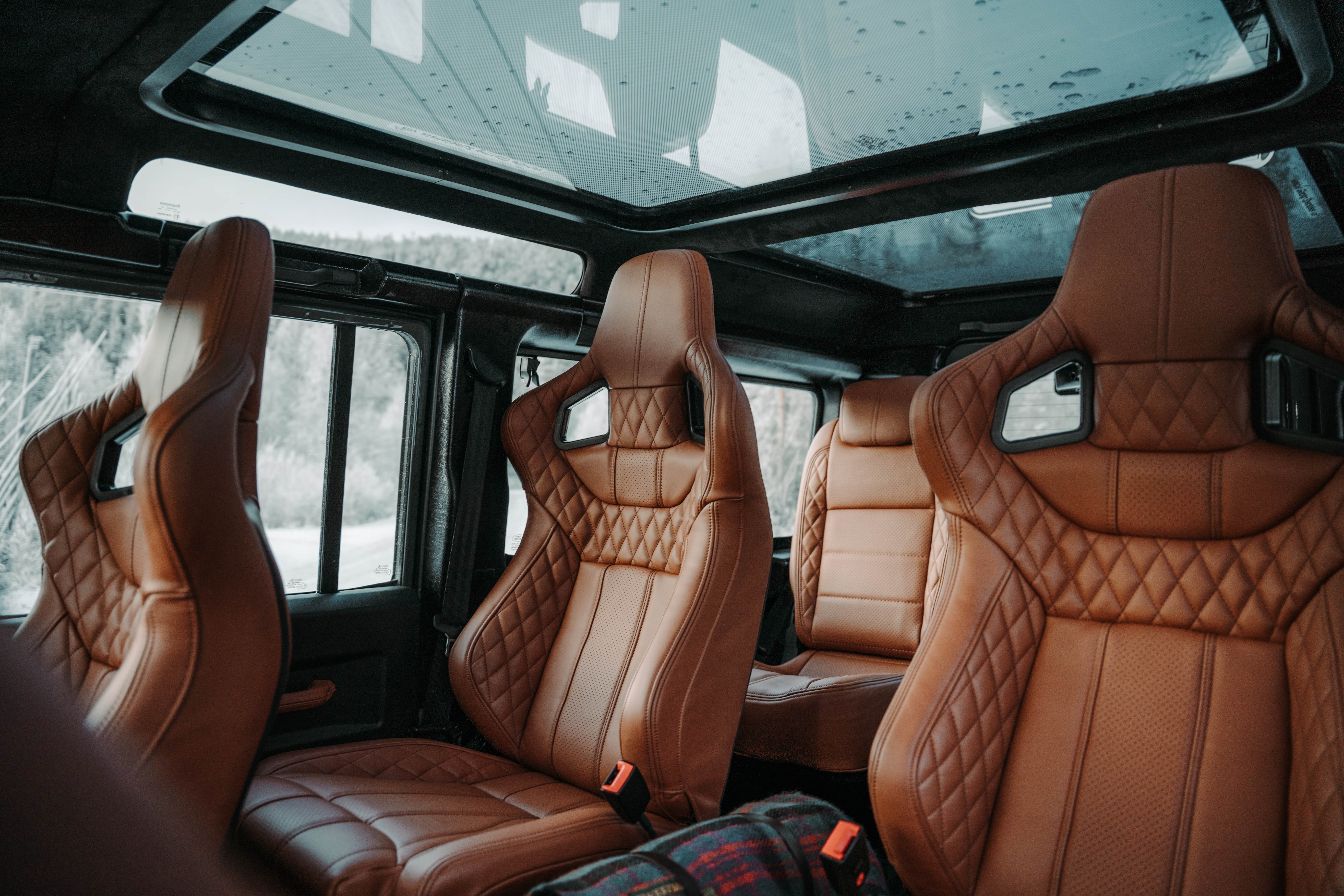 Airport transfer Land Rover Defender