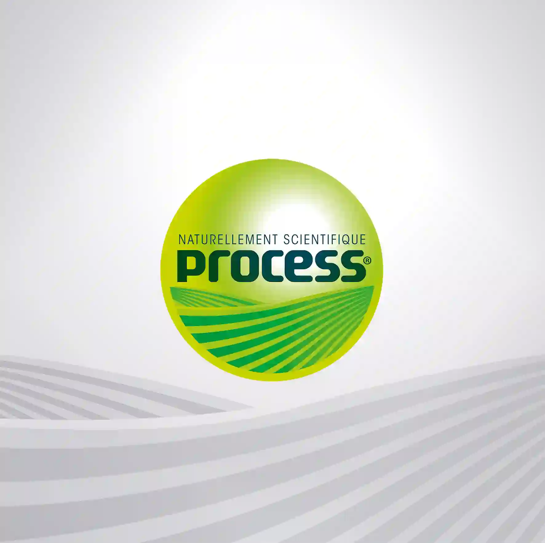 Logo vert rond avec les mots Naturellement Scientifique Process et motifs de champs stylisés.