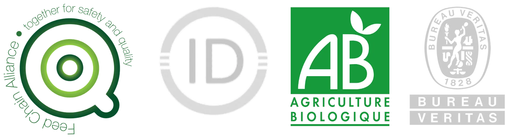 Quatre logos de certifications alimentaires FAP pour animaux, y compris AB Agriculture Biologique et Bureau Veritas