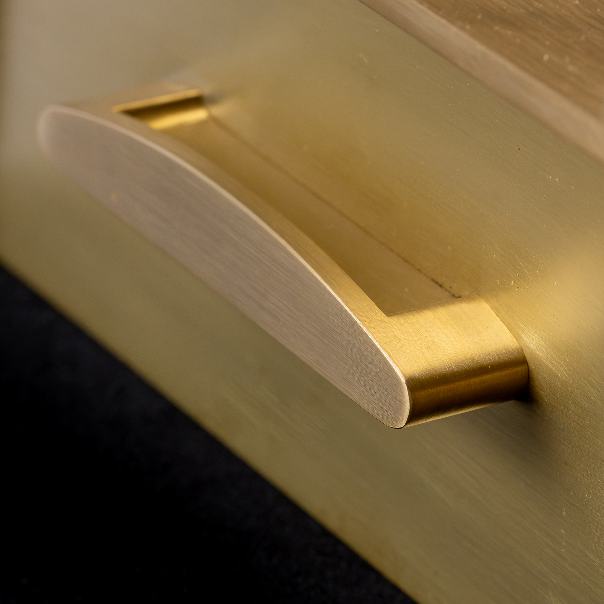 Brushed brass door handle at Harry Winston in Honolulu, Hawaii