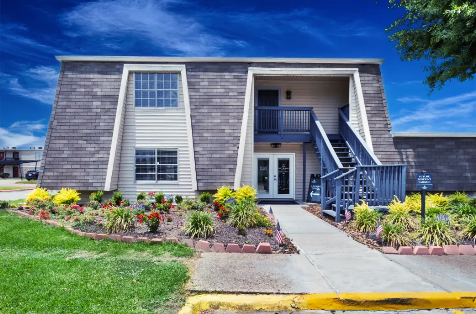 Le Chateau Apartment