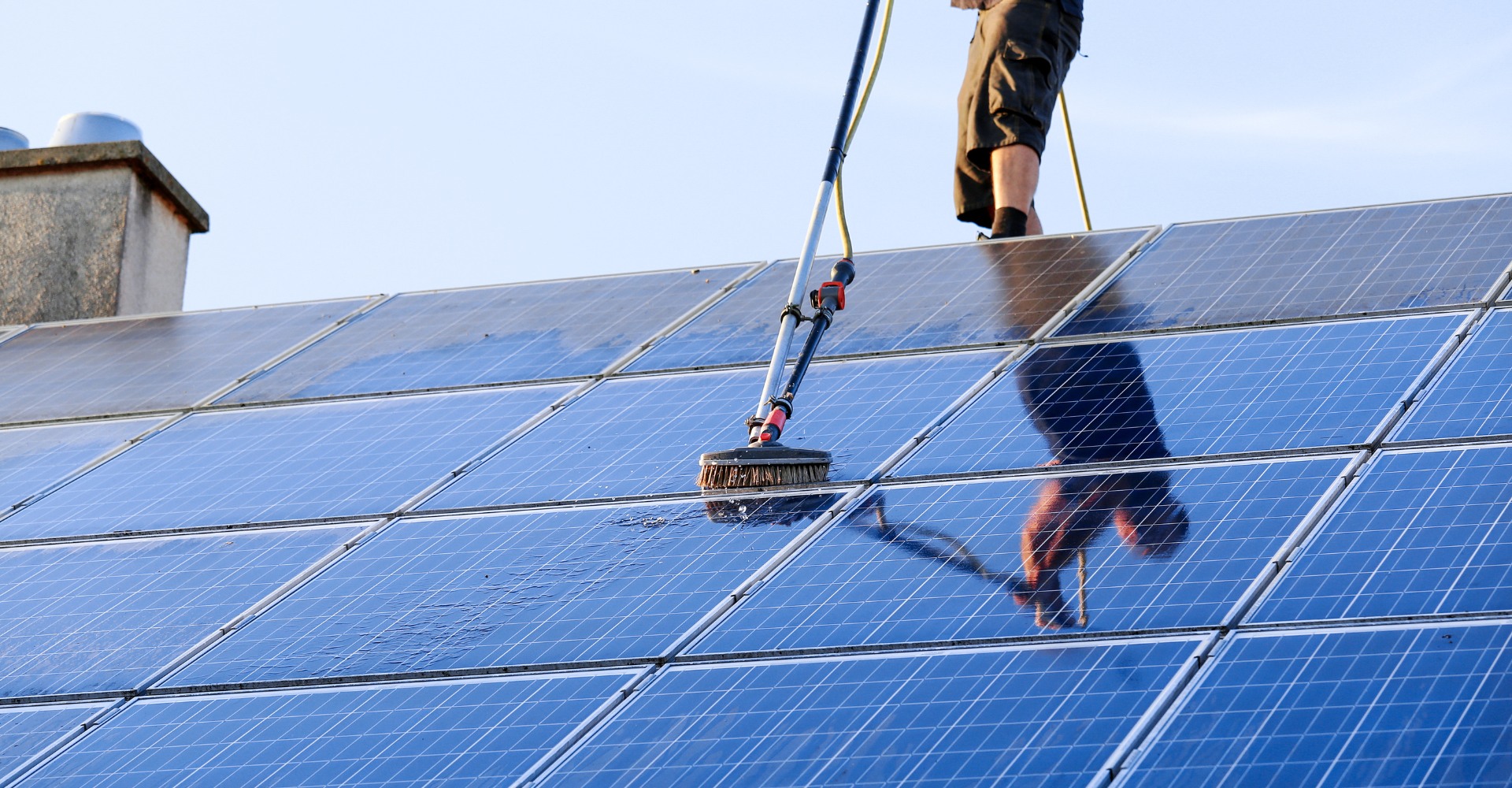 Photovoltaikreinigung – schonende Reinigung von Solarmodulen | Rhein & Fein