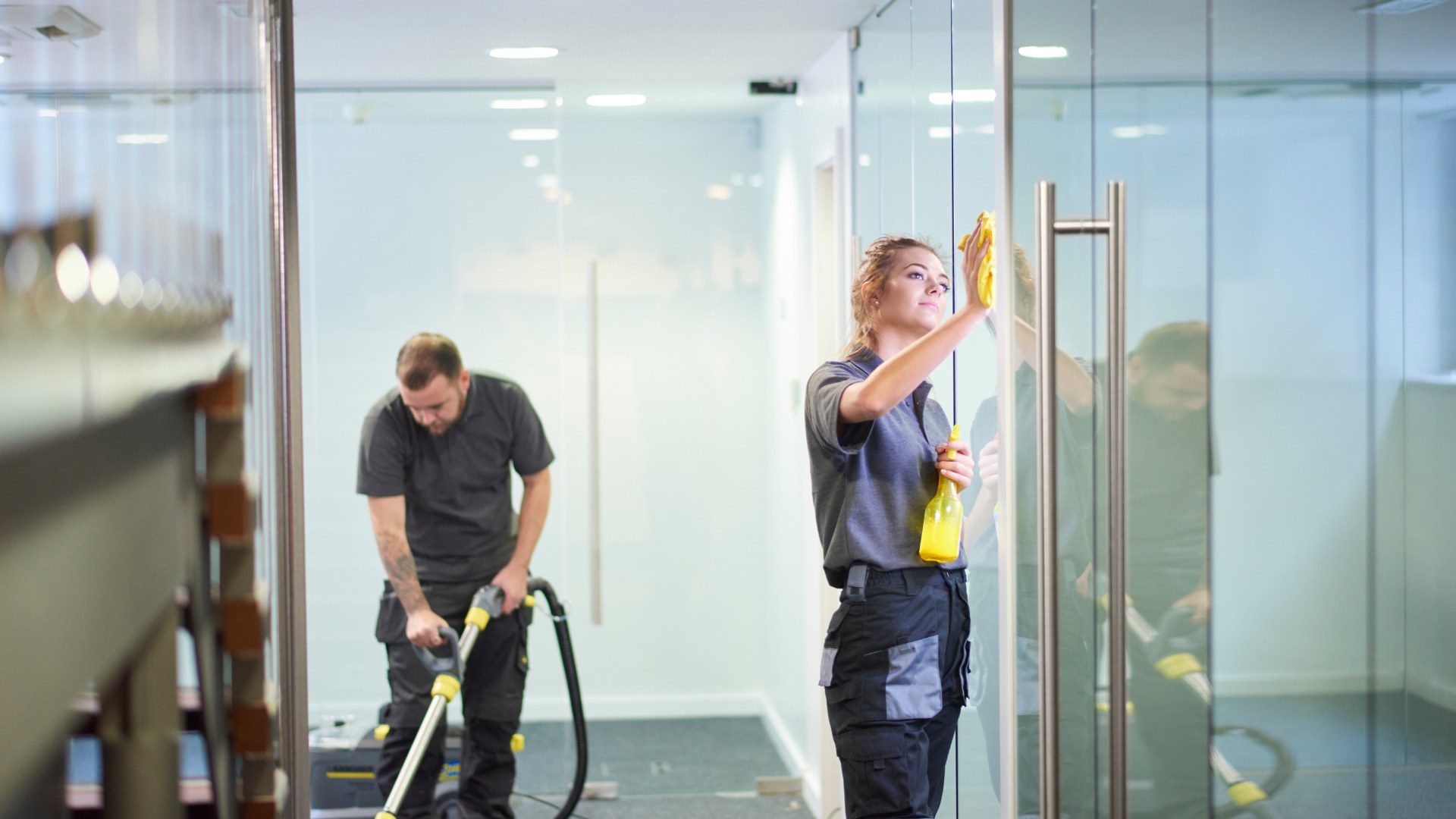 Glasreinigung und Fensterreinigung – Rhein & Fein in Köln, Bonn & Niederkassel