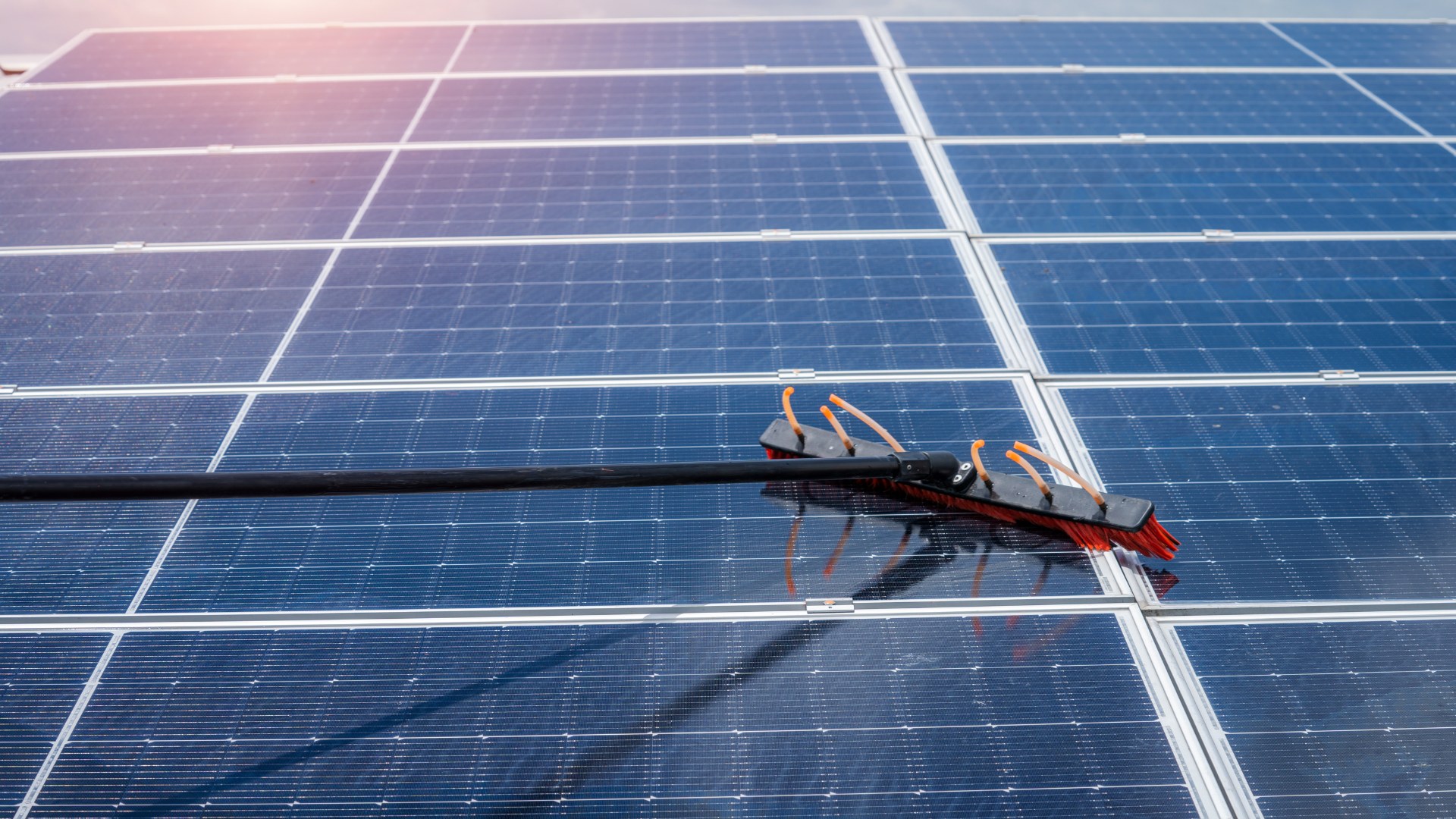 Photovoltaikreinigung von Solaranlagen – Rhein & Fein in Köln, Bonn & Umgebung