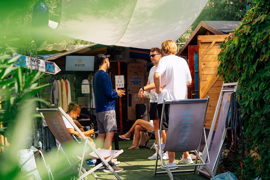 Kitesurfer an der Station