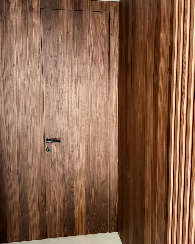 Skrivena vrata sa aluminijumskim ramom i magnetnim brtvljenjem za diskretne prolaze