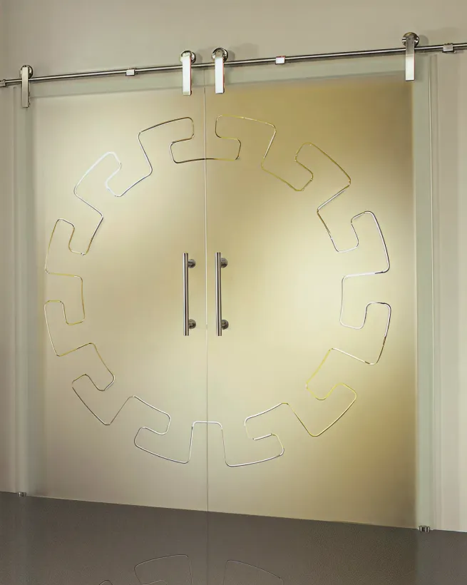 Klizna sobna vrata sa aluminijumskim sinama i modernim dizajnom