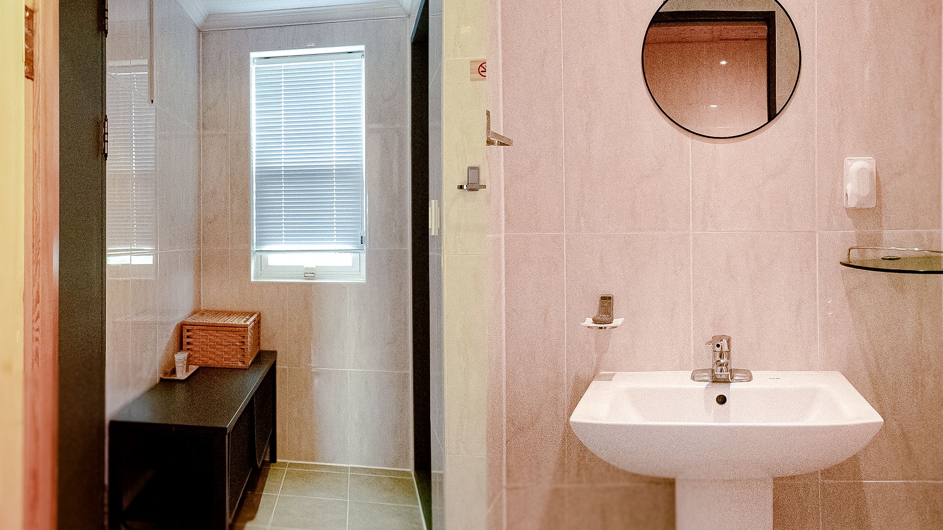 '제주늘보의오후' 1층 트윈룸 욕실. 'JEJUNEULBO' is a twin room bathroom on the 1st floor.