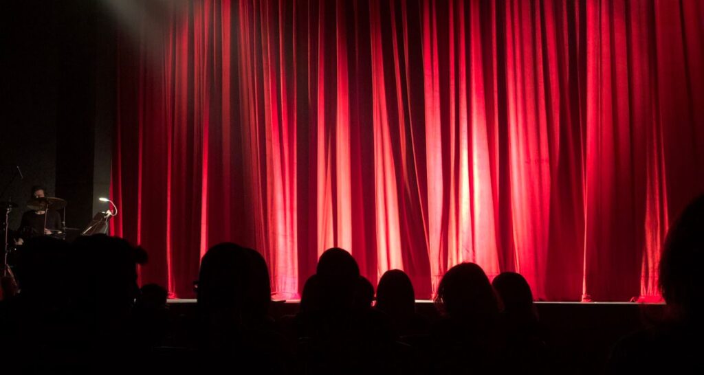 visiter theatre mons