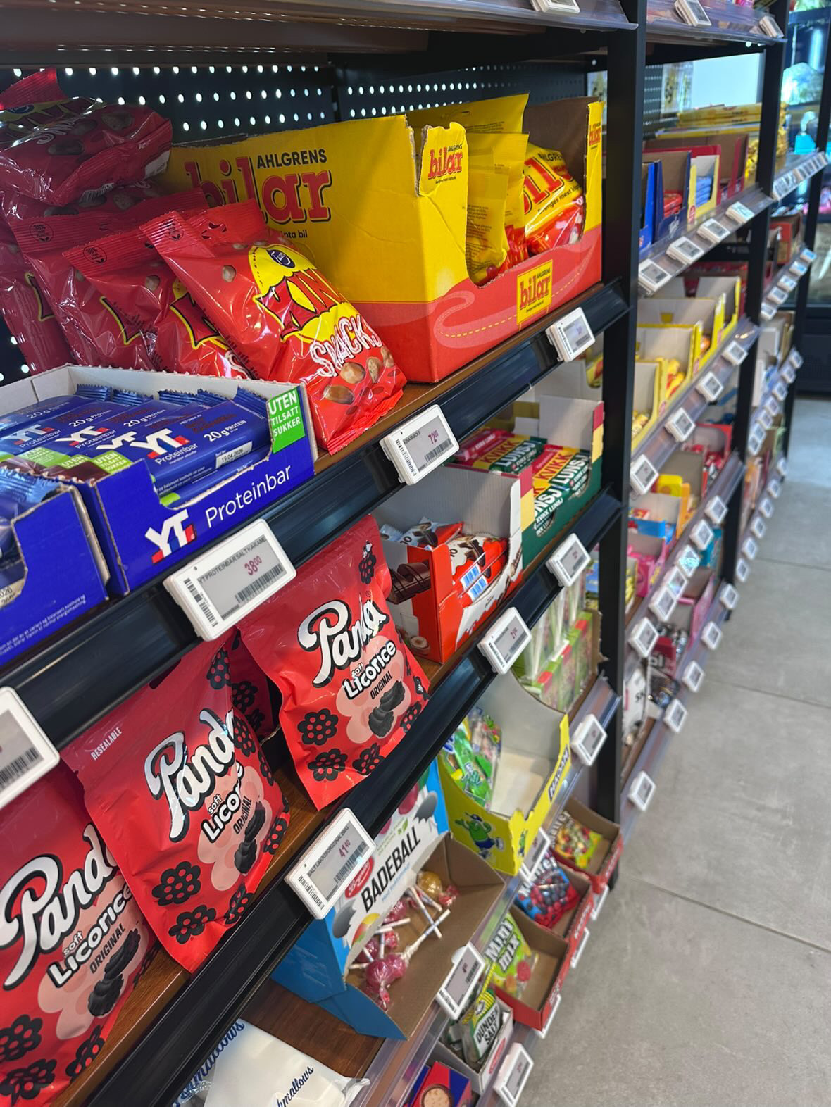 image of packaged goods shelf for a grocery store