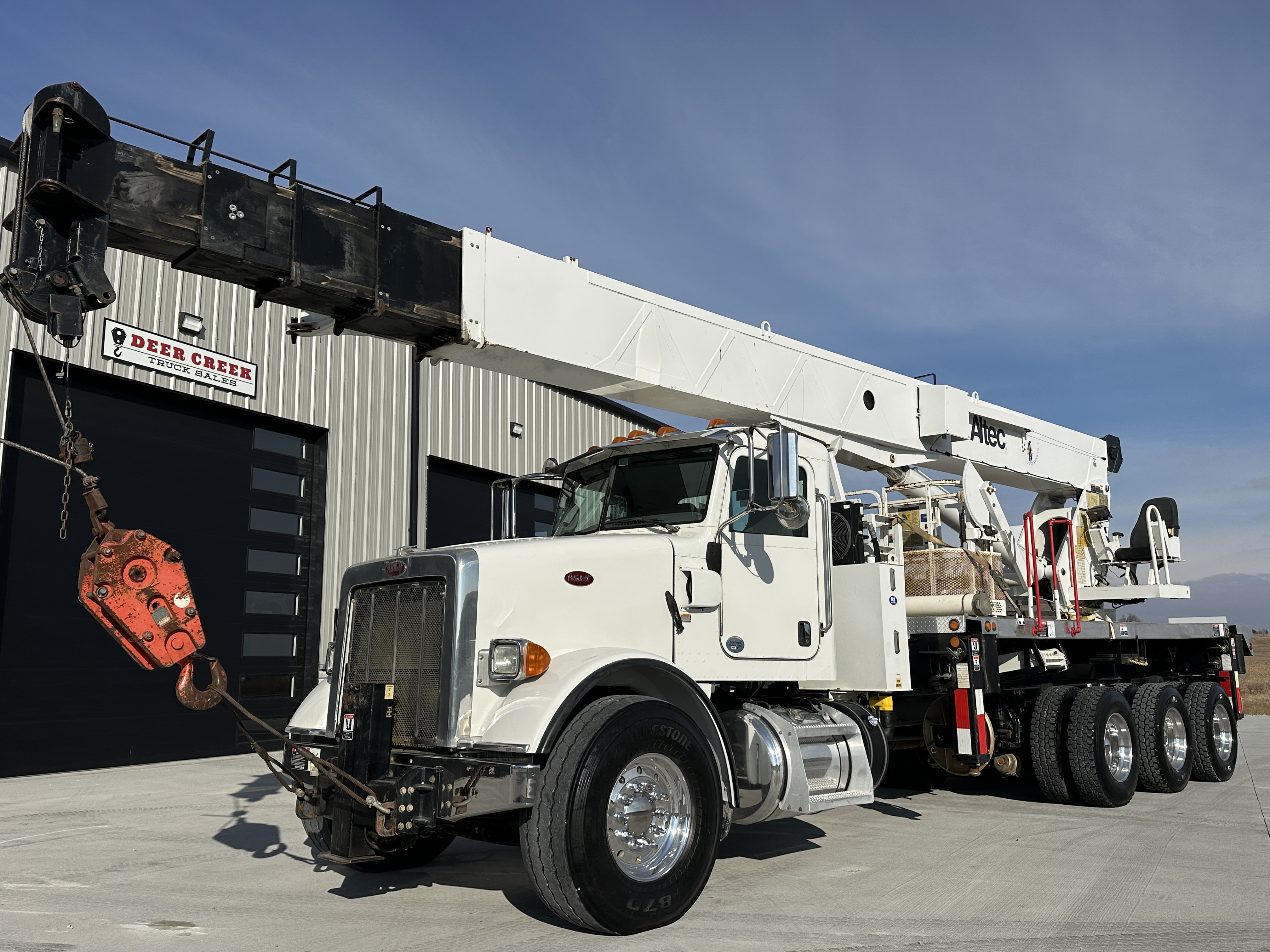 2013 ALTEC AC38-127S-EJ Mounted on 2013 Peterbilt 365