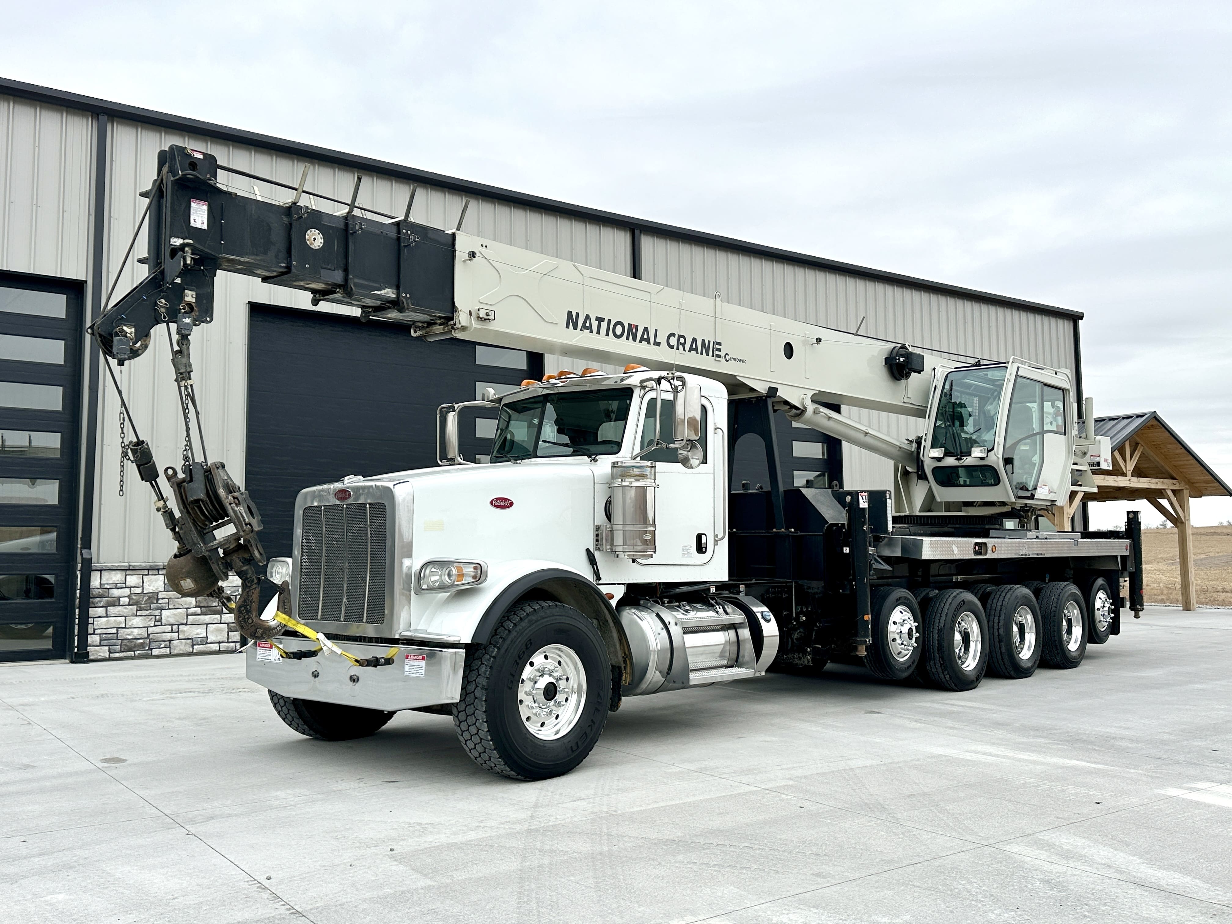 2018 NATIONAL NBT50 MOUNTED ON 2019 PETERBILT 367