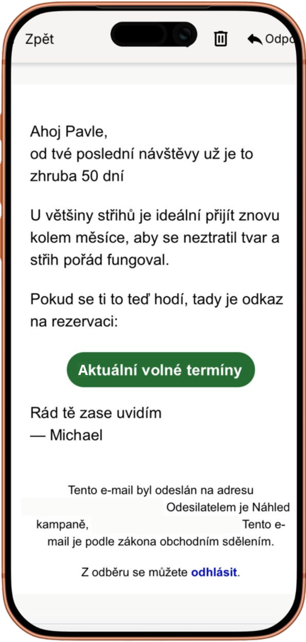 Mobilní obrazovka s e-mailem upozorňujícím uživatele Pavla na to, že od jeho poslední návštěvy uplynulo asi 50 dní, a doporučuje rezervaci nového termínu s tlačítkem „Aktuální volné termíny“.