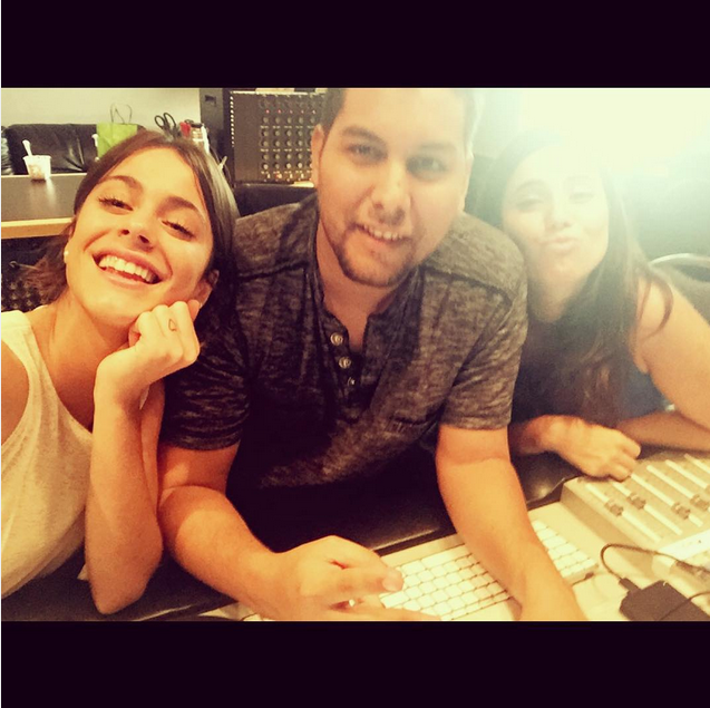 image of a concert crowd