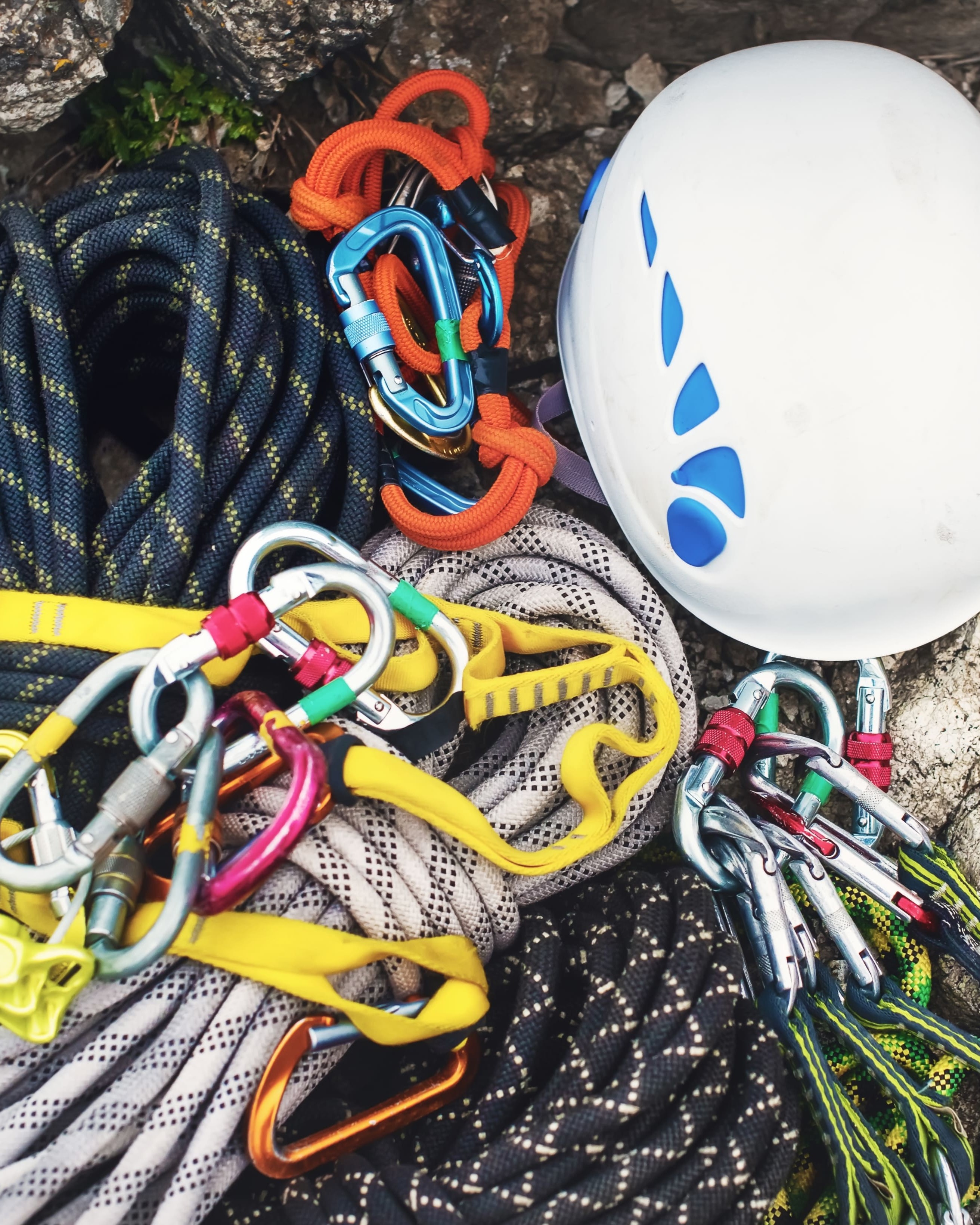 PSA Prüfung, Kletterausrüstung liegt bereit, Kontrolle der Kletterausrüstung