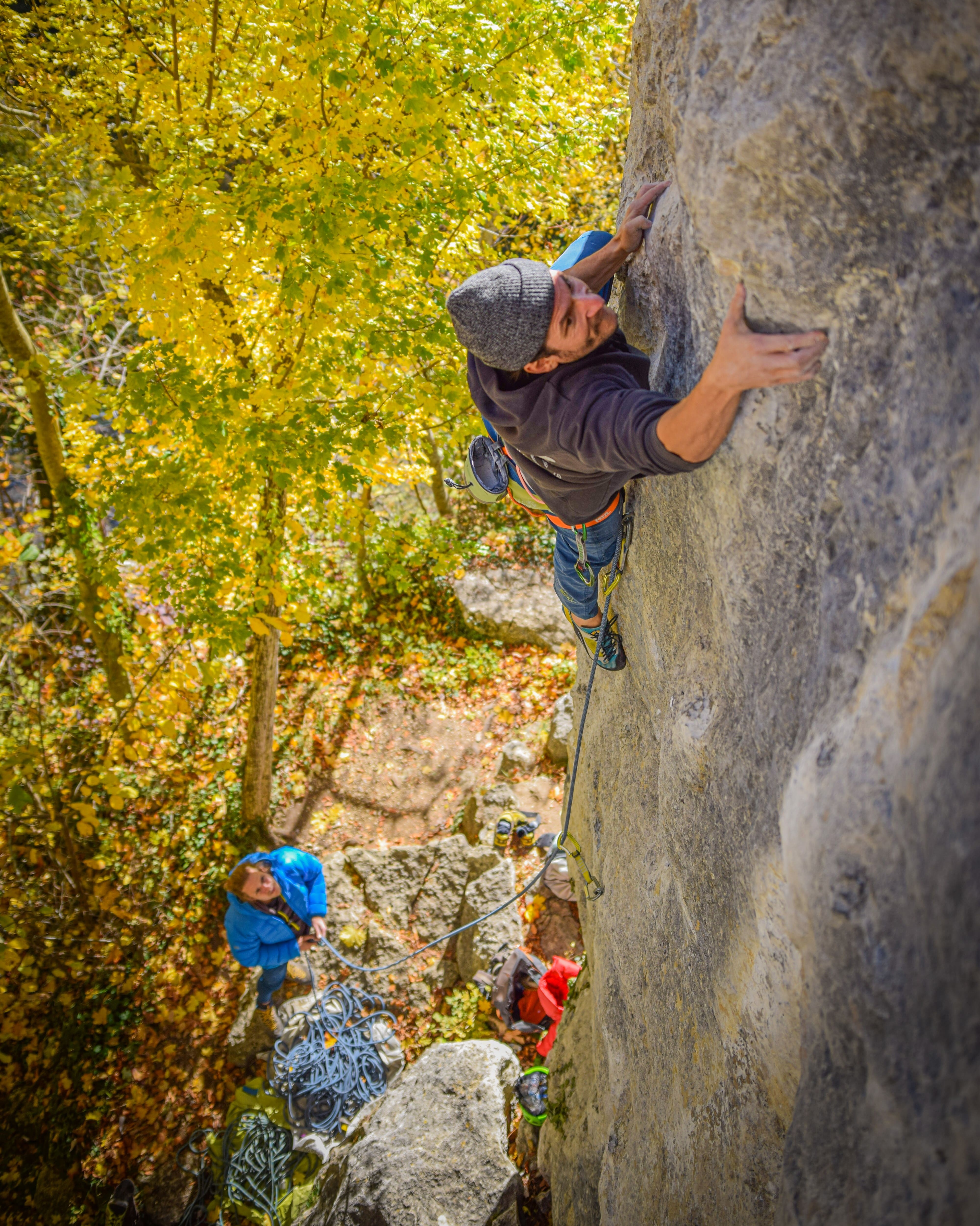 Outdoor Kurs, Seilschaft am Fels