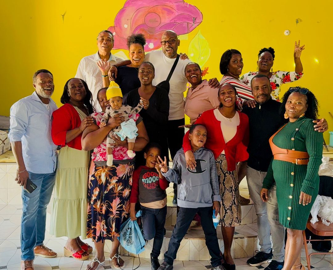 Volunteers delivering fresh food to families in Jamaica