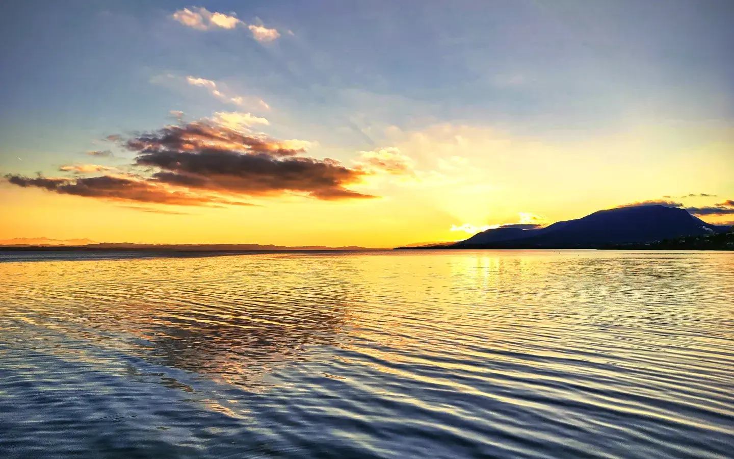 Neuenburgersee bei Sonnenuntergang