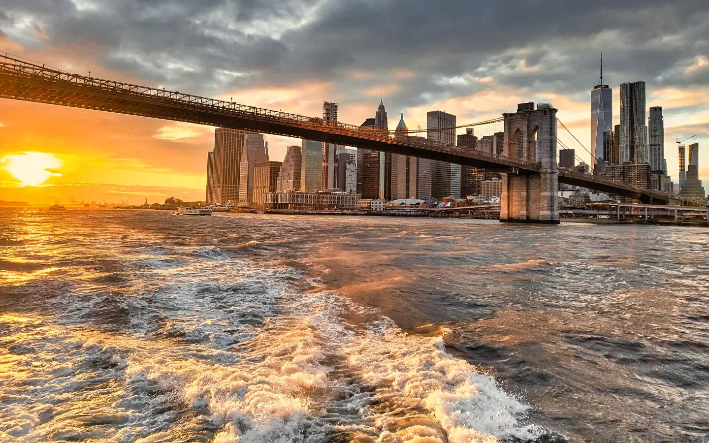 Brooklyn Bridge Lower Manhattan bei Sonnenuntergang im Winter