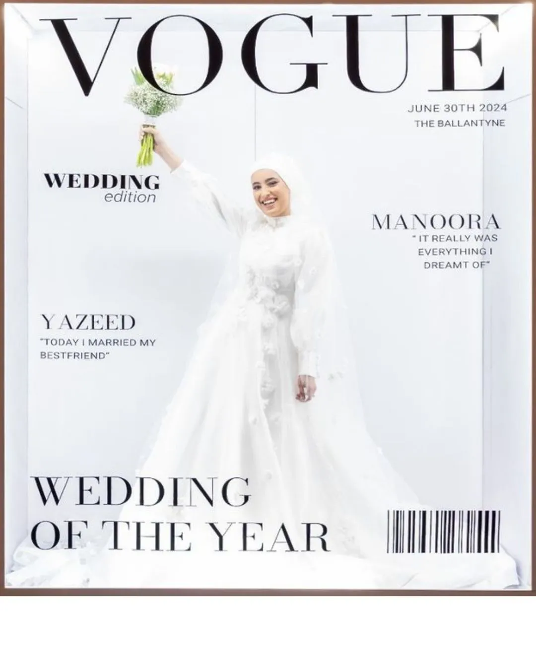 eine Braut hält ihren Strauß im Magazinbox und post. Wedding of the year Schrift - hochzeitsbild