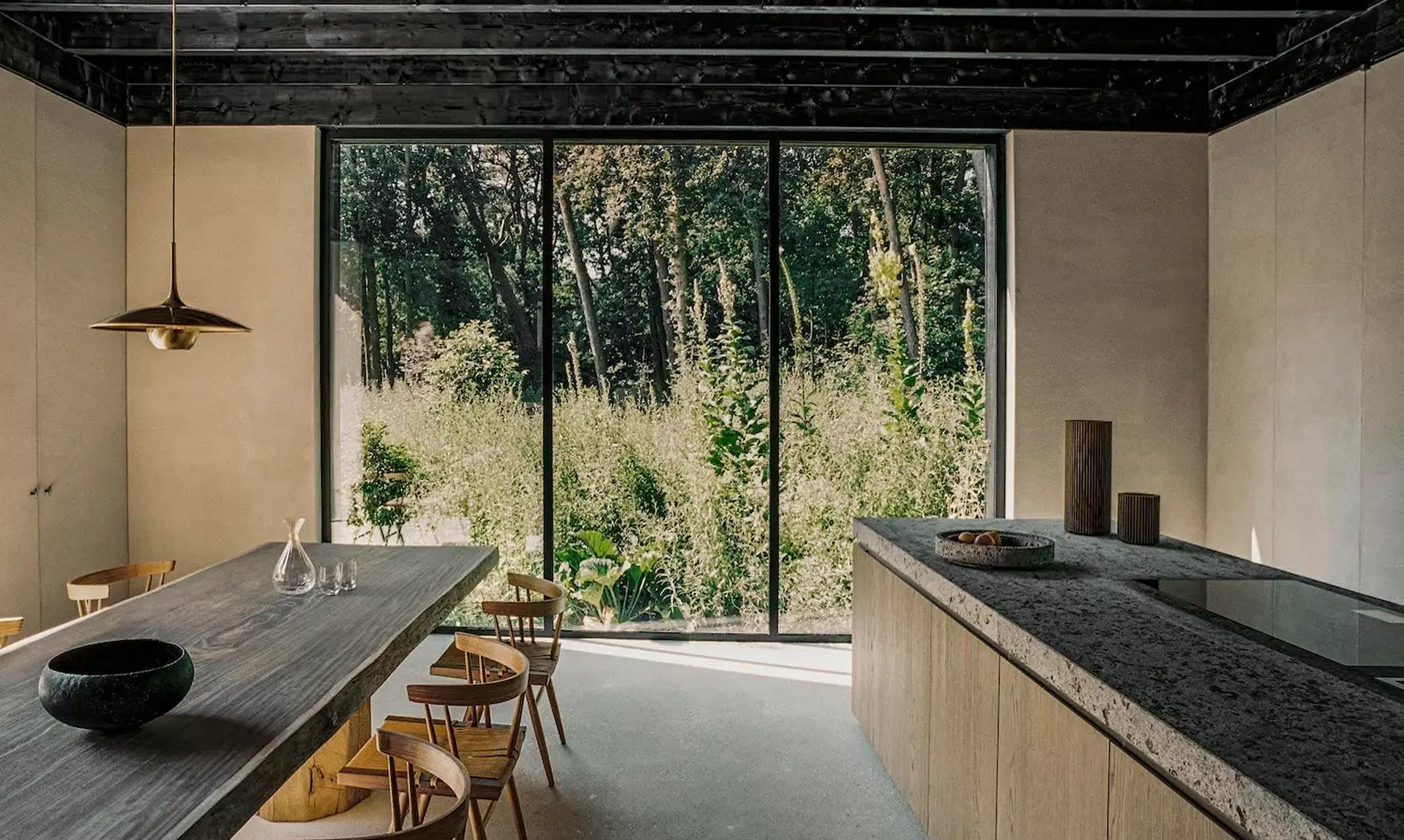 Framing the Skyline: Minimalist Warmth