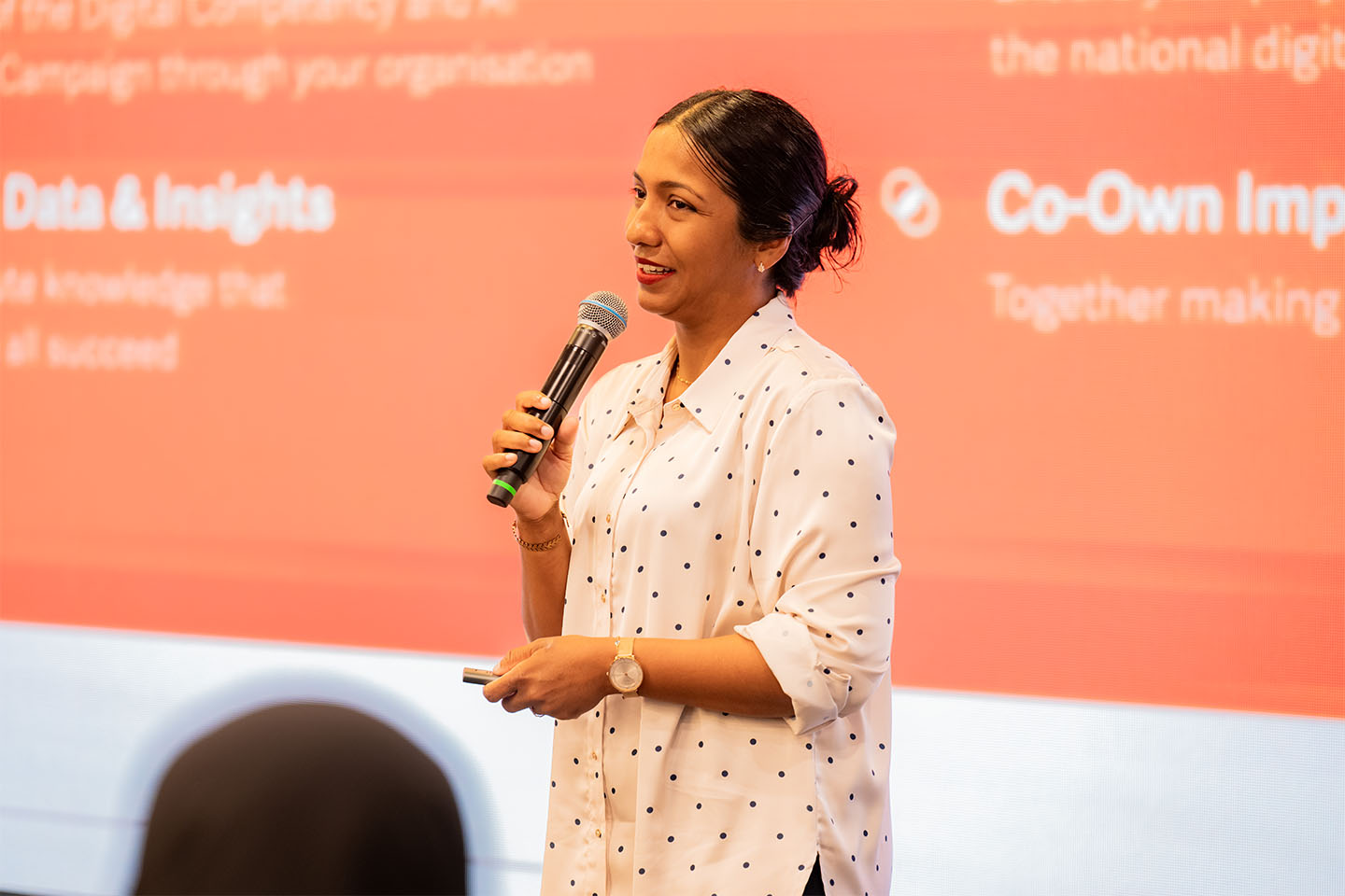 A presenter speaking at a Future Institute workshop