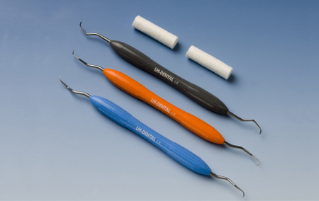 Ofte kan vi fjerne tannstein med håndholdte instrumenter.