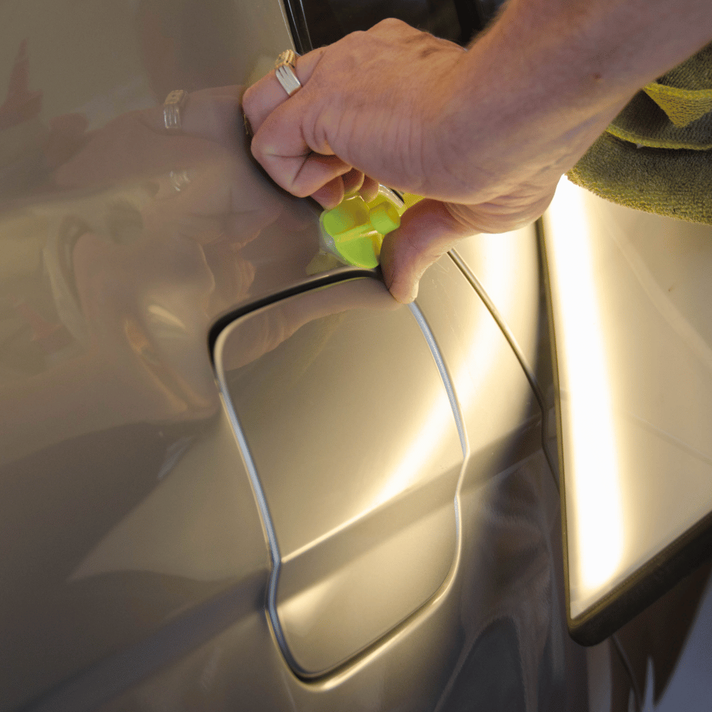 Eine professionelle Dellenentfernung.