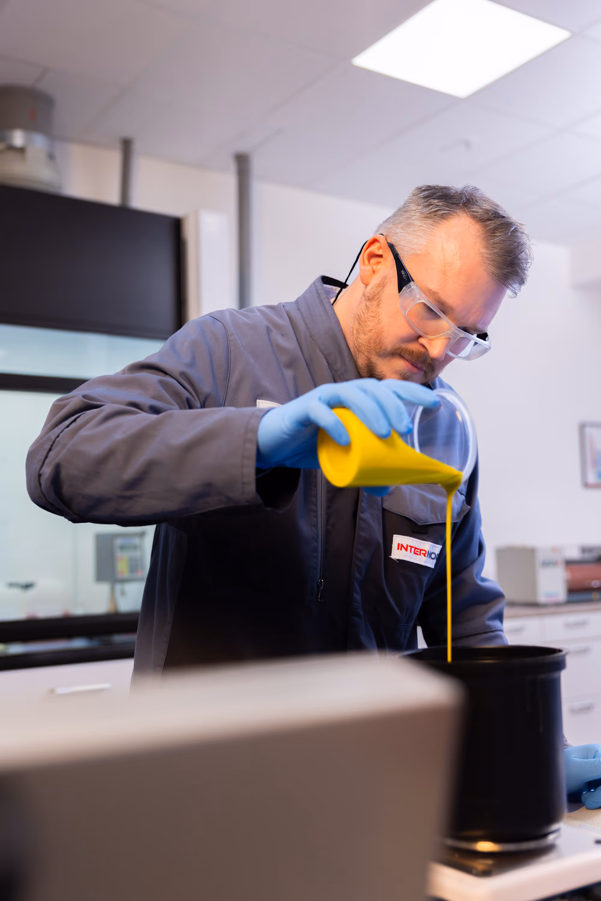 Laborleitung_Kunststoff_Versuch