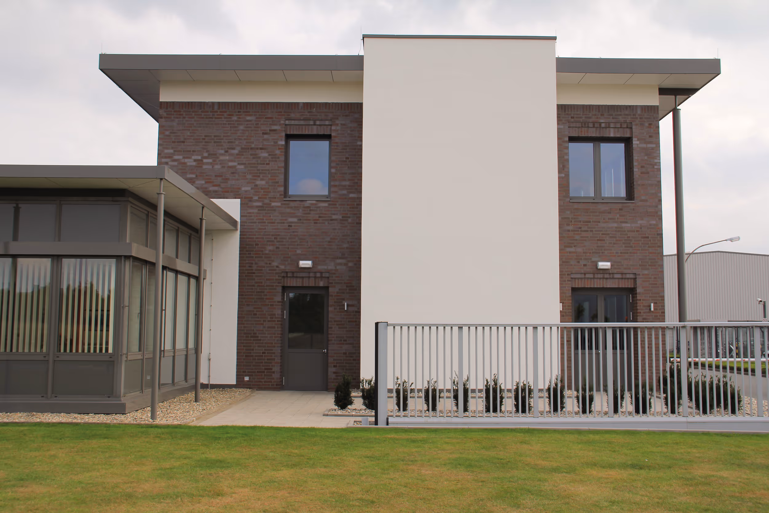 Extension of the office building