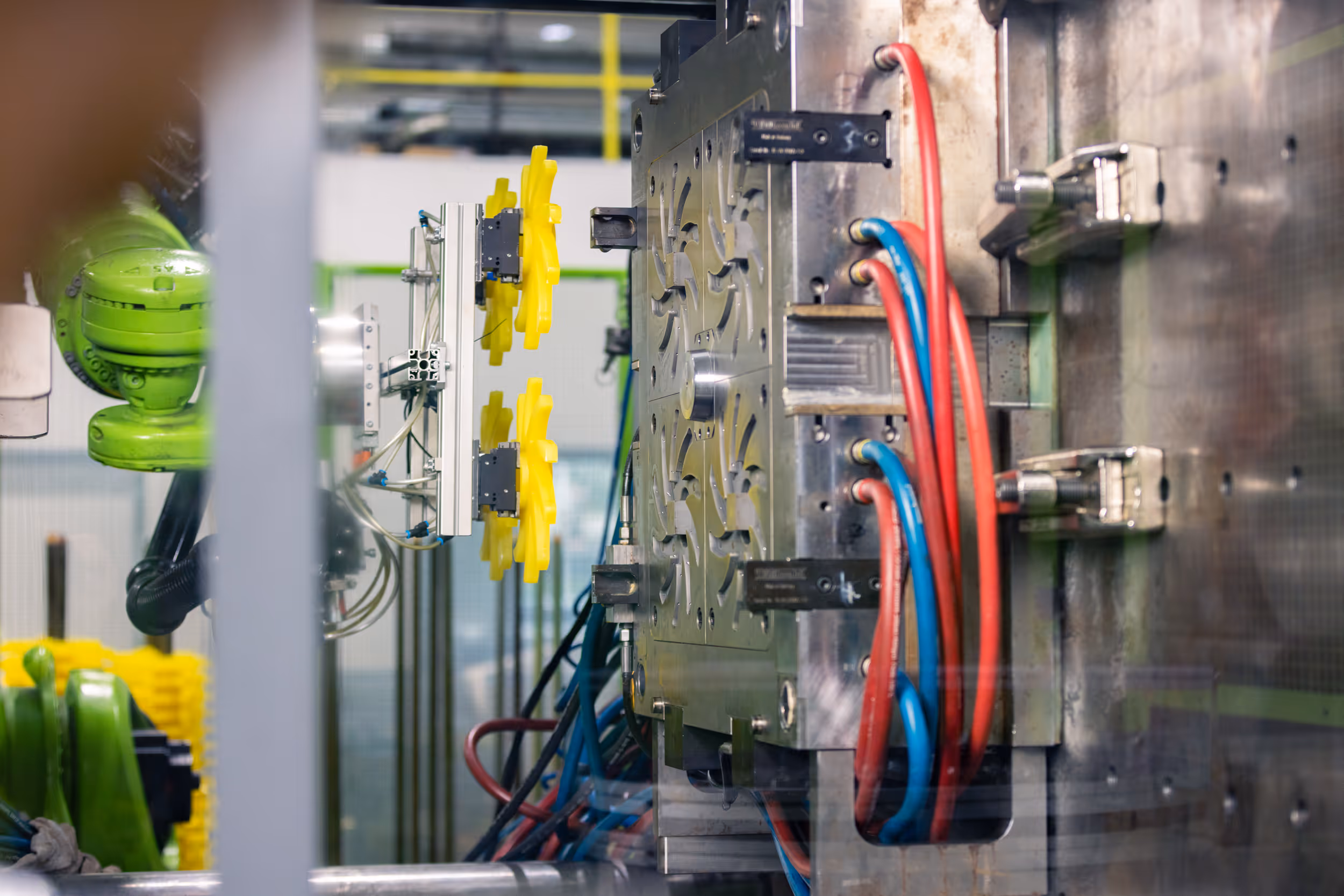 Tool injection molding