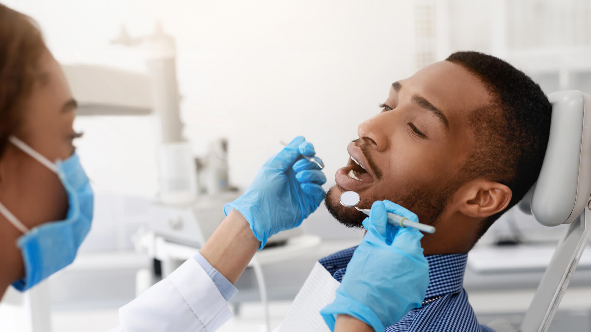 dentista de urgencia washington heights durante consulta