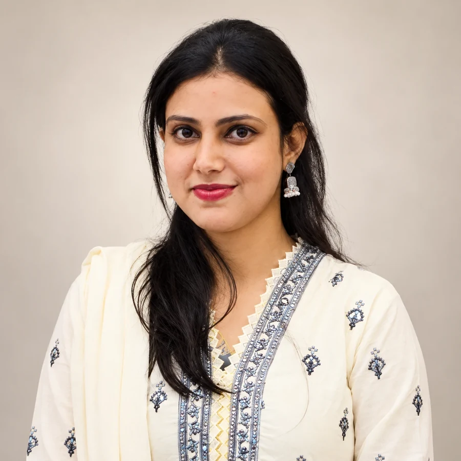 Aqsa, care coordinator at VinayakM