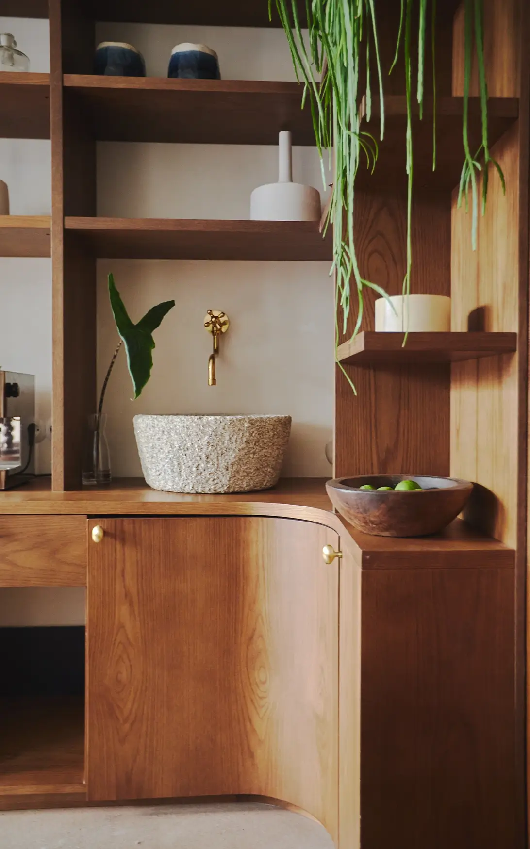 Flowershop corner with sink