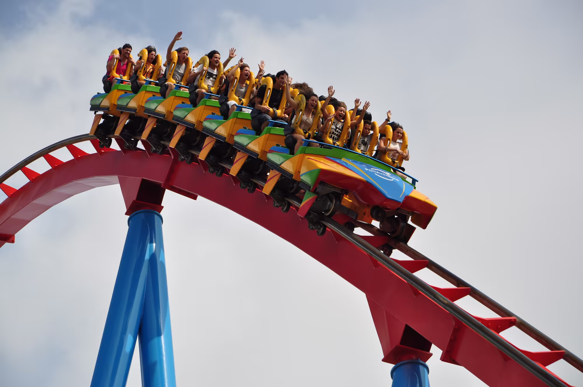 picture of the coaster Dragon Khan
