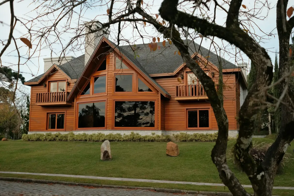 Top Up-and-Coming Airbnb Markets for High ROI