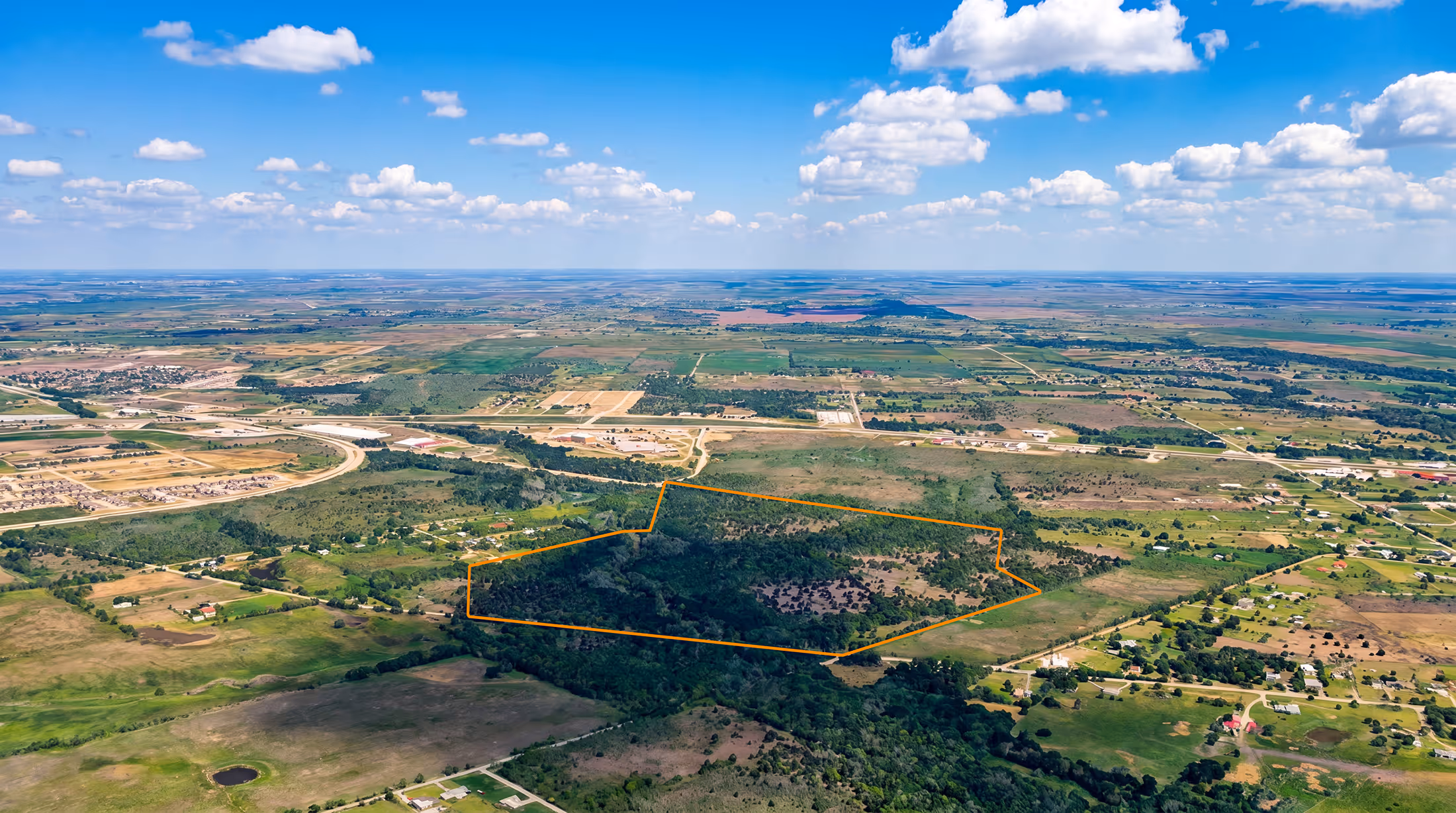 10:41 AMClaude responded: Discover prime commercial real estate in Kaufman, Texas.Discover prime commercial real estate in Kaufman, Texas. Stunning aerial drone footage showcases this available property's strategic location, acreage, and development potential in the heart of Kaufman County.