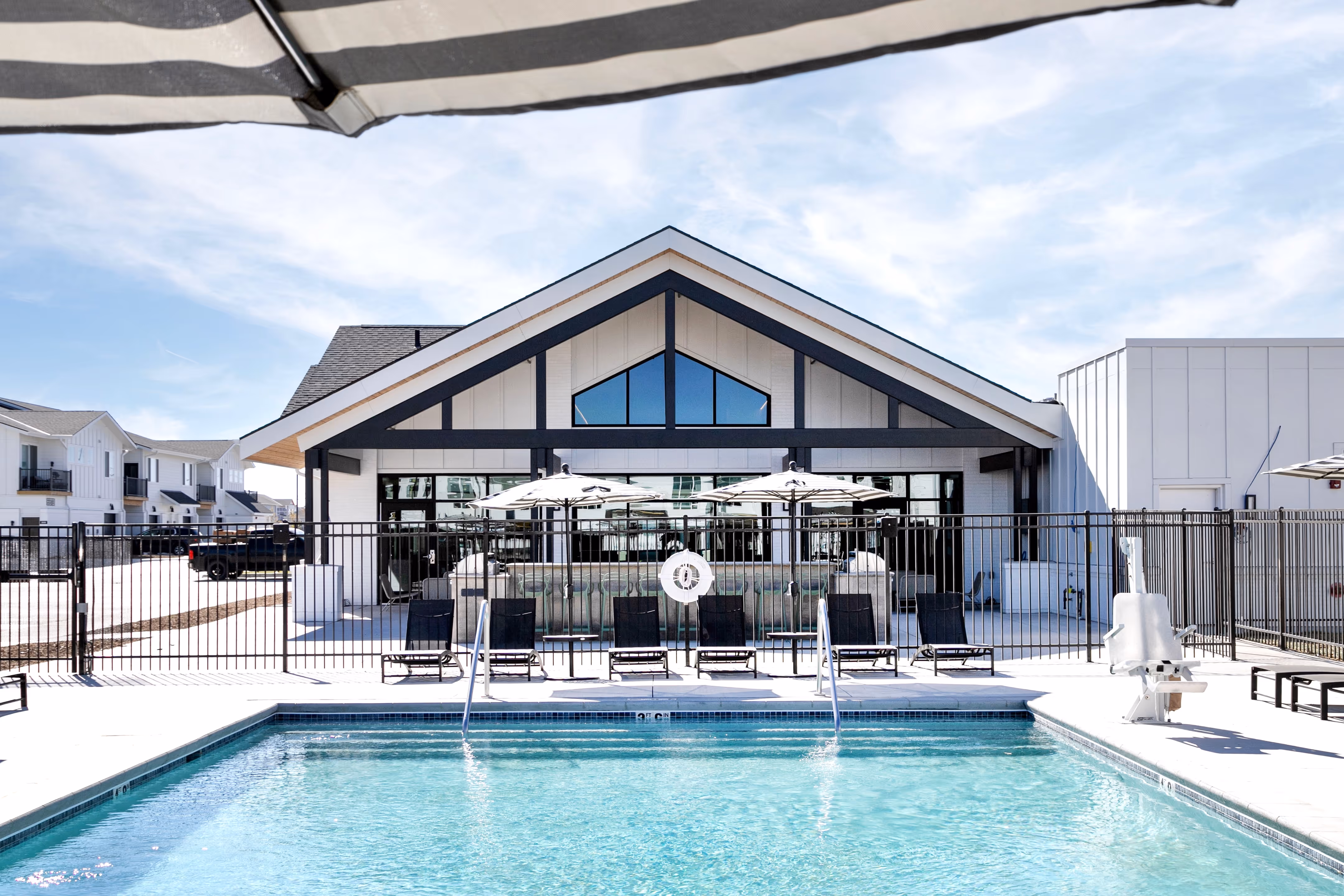 Pool and outdoor area