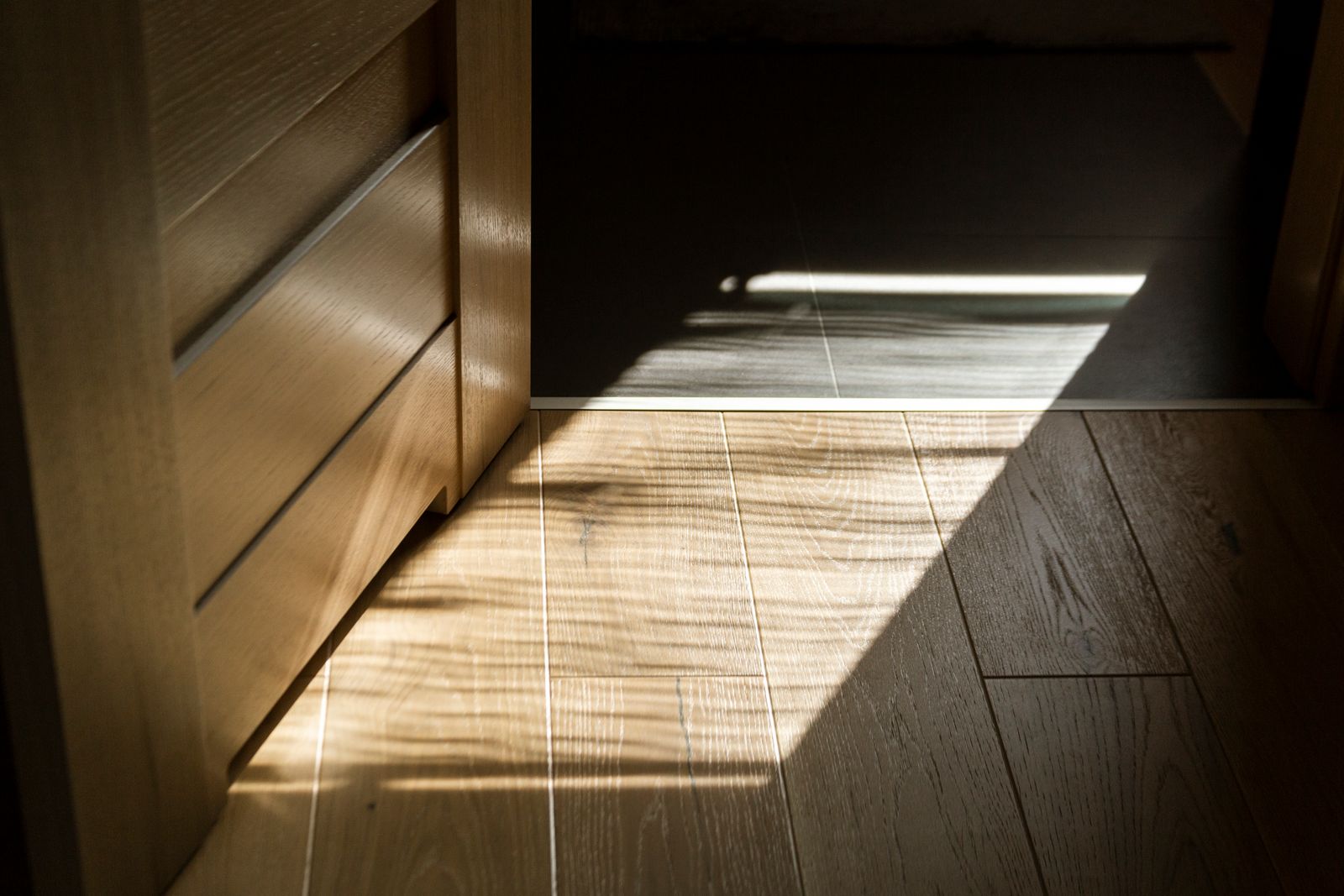 Room-to-room flooring threshold in Peterborough, PE1 — Cambridgeshire Carpets